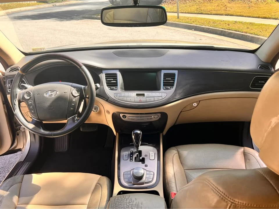 2011 Hyundai Genesis - Image 7 of 12