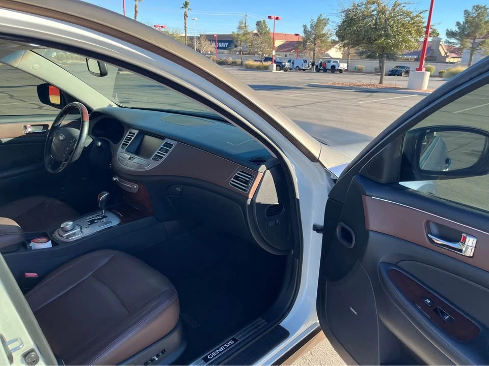 2011 Hyundai Genesis - Image 6 of 14