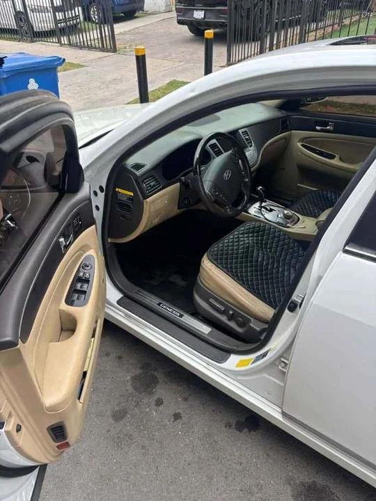2011 Hyundai Genesis - Image 6 of 6