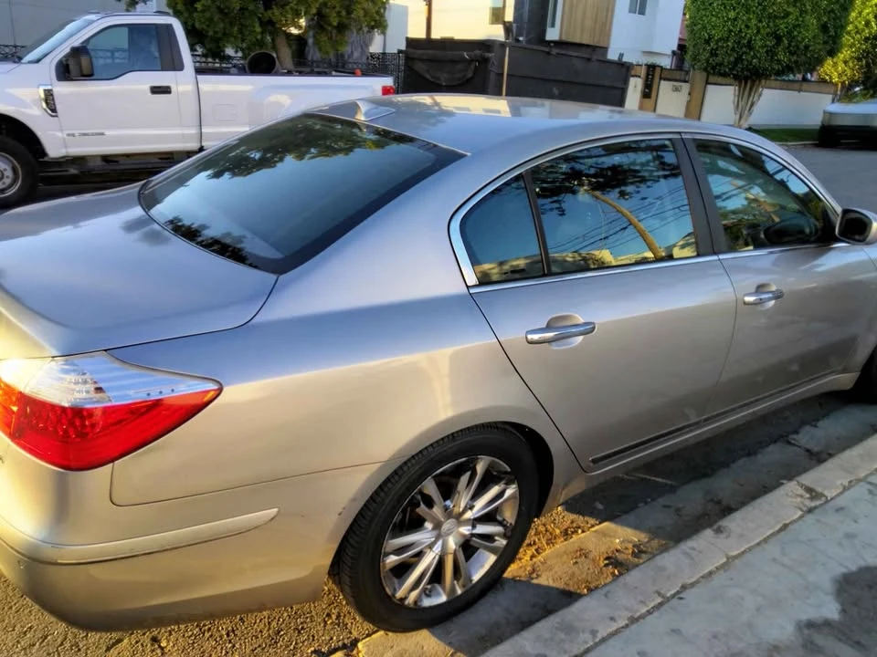 2011 Hyundai Genesis - Image 12 of 18