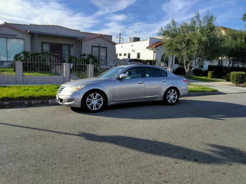 2011 Hyundai Genesis - Image 3 of 18