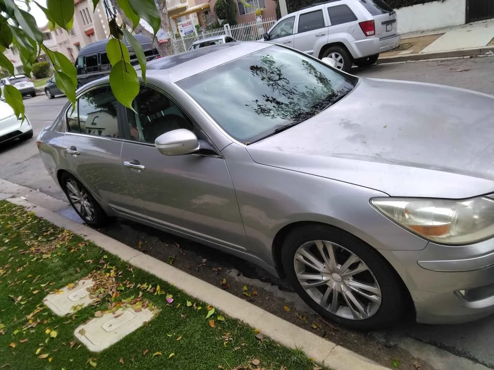 2011 Hyundai Genesis - Image 7 of 18