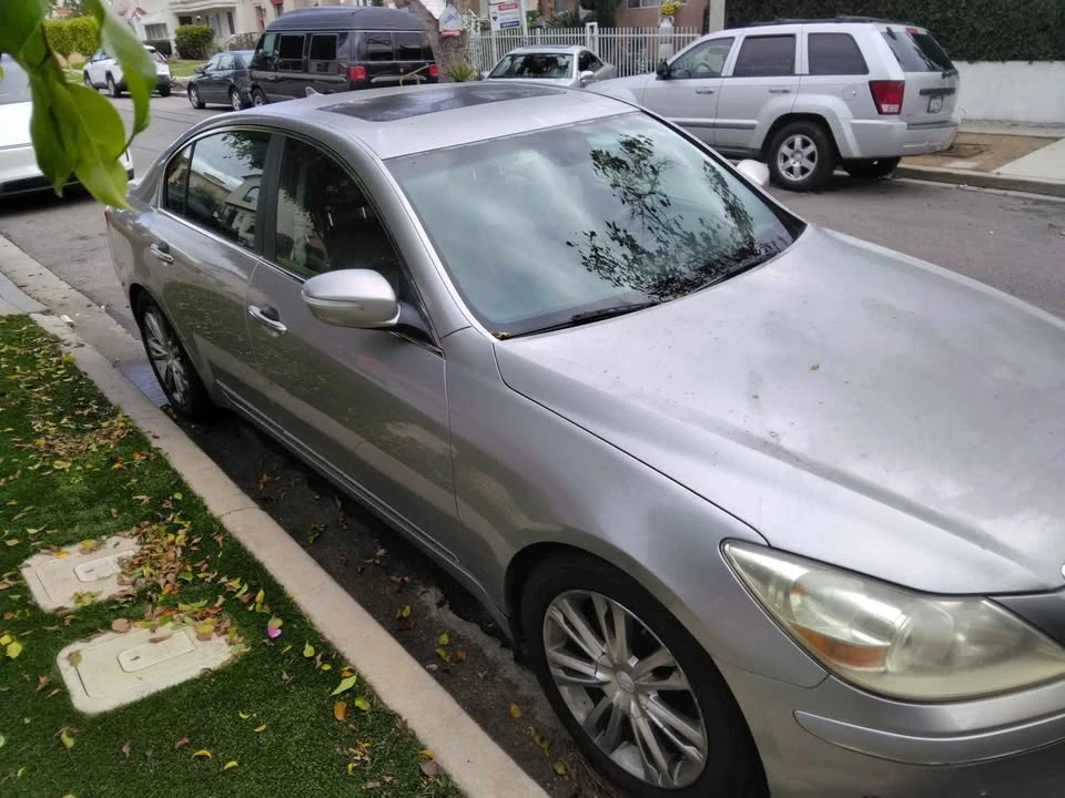 2011 Hyundai Genesis - Image 8 of 18