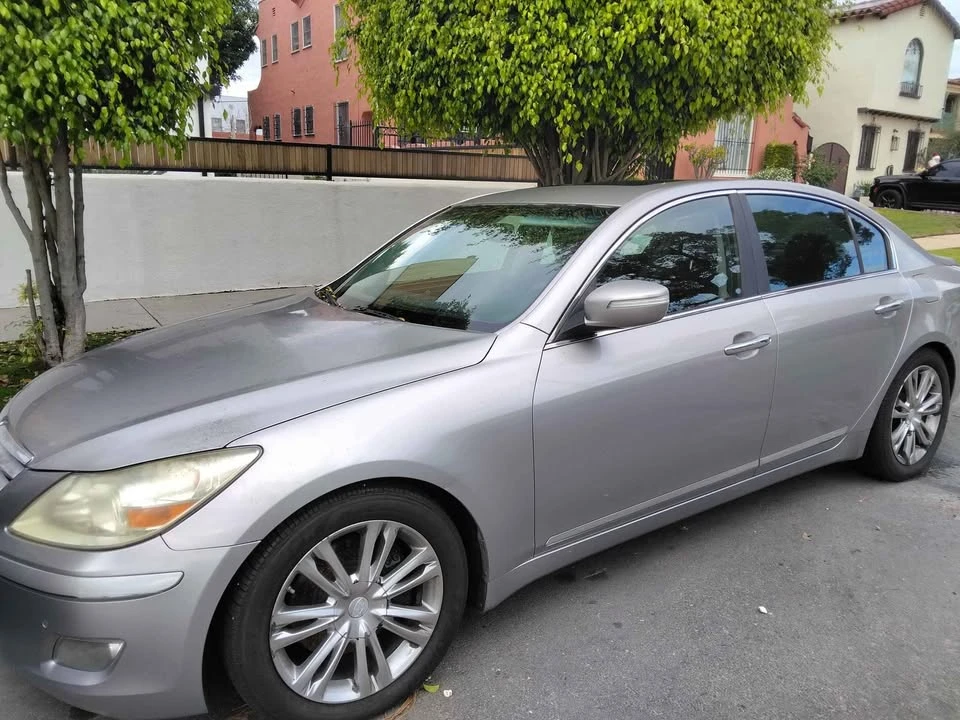 2011 Hyundai Genesis - Image 6 of 18