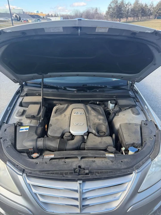 2011 Hyundai Genesis - Image 11 of 14