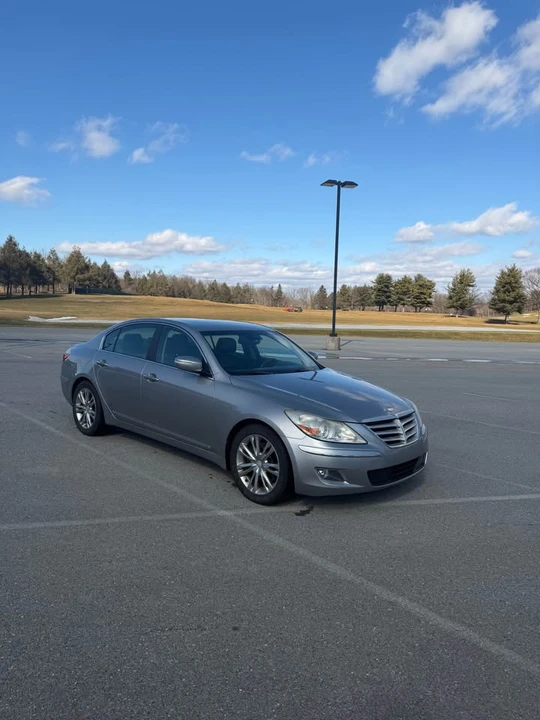 2011 Hyundai Genesis - Image 2 of 14
