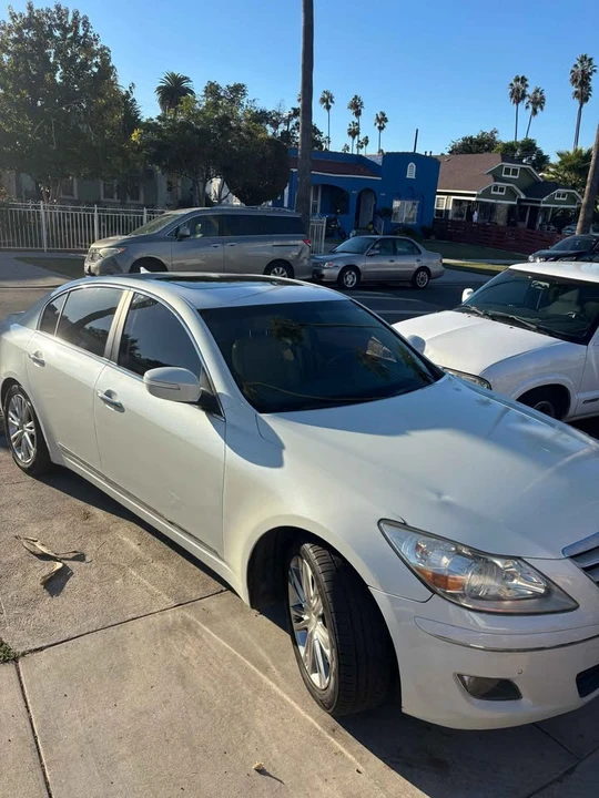 2011 Hyundai Genesis - Image 6 of 6