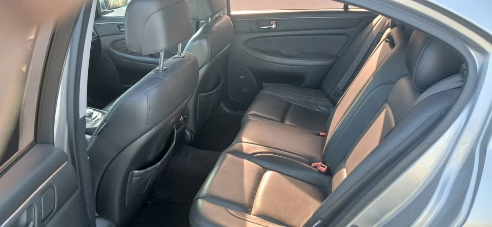 2011 Hyundai Genesis - Image 6 of 7