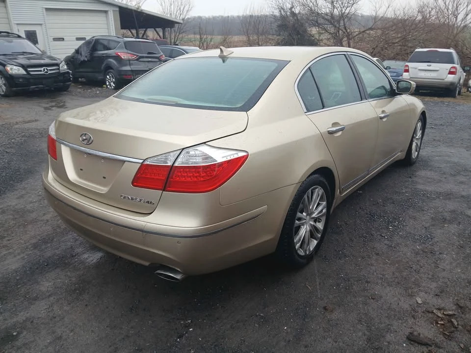 2011 Hyundai Genesis - Image 2 of 7