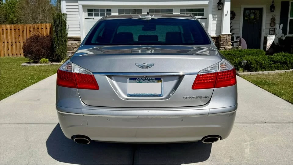 2011 Hyundai Genesis - Image 4 of 20