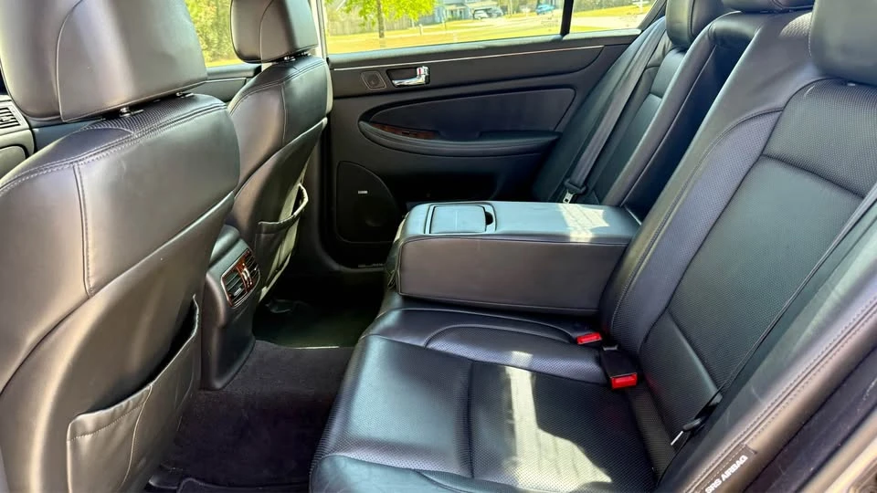 2011 Hyundai Genesis - Image 14 of 20