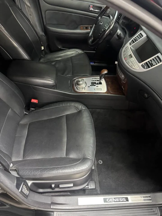 2011 Hyundai Genesis - Image 7 of 9