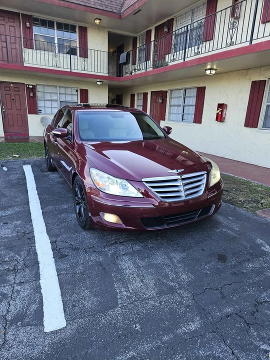 2011 Hyundai Genesis - Image 2 of 9