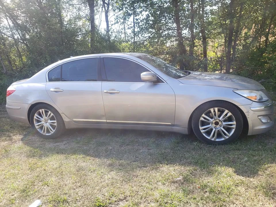 2011 Hyundai Genesis - Image 2 of 14