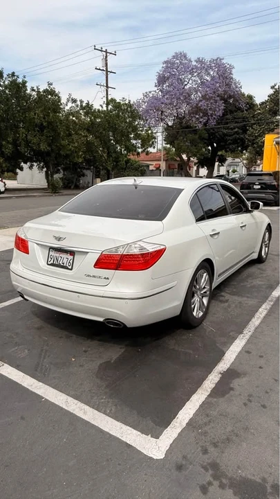 2011 Hyundai Genesis - Image 3 of 9