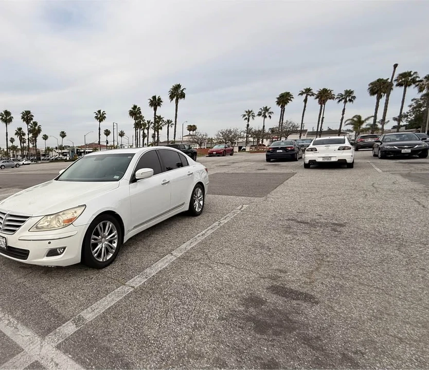 2011 Hyundai Genesis - Image 9 of 9