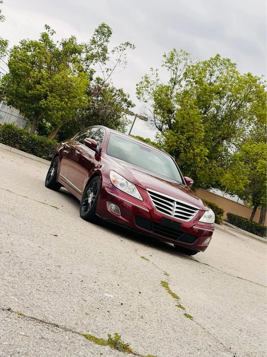 2011 Hyundai Genesis - Image 7 of 18