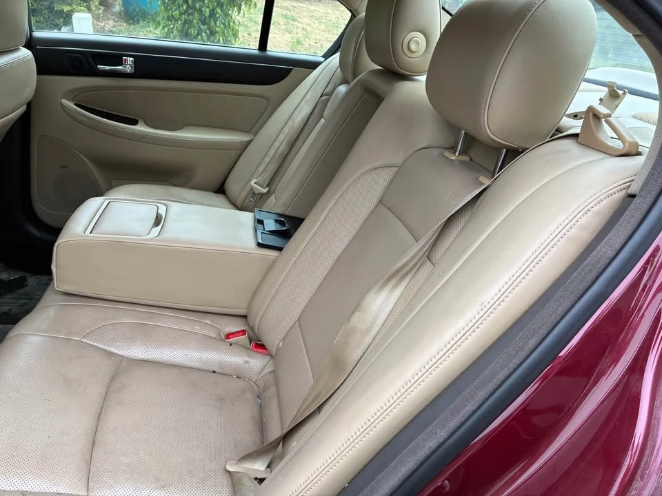 2011 Hyundai Genesis - Image 3 of 4
