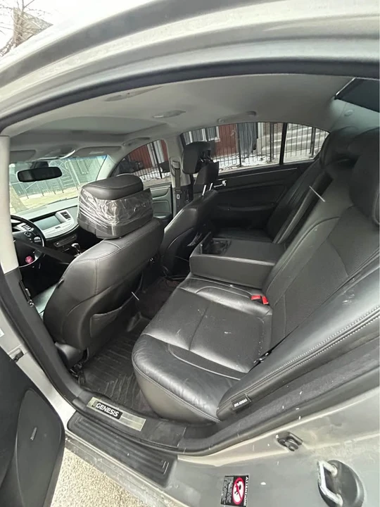 2011 Hyundai Genesis - Image 6 of 6