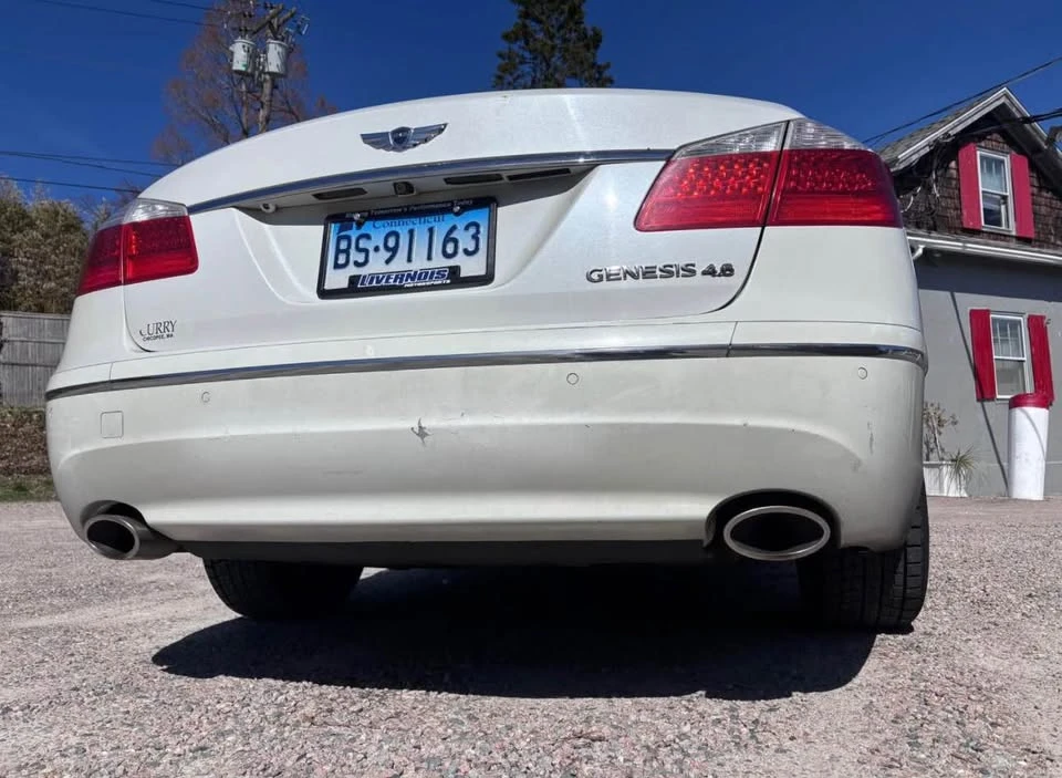 2011 Hyundai Genesis - Image 7 of 16