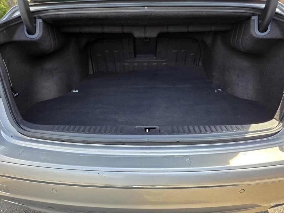 2011 Hyundai Genesis - Image 16 of 20