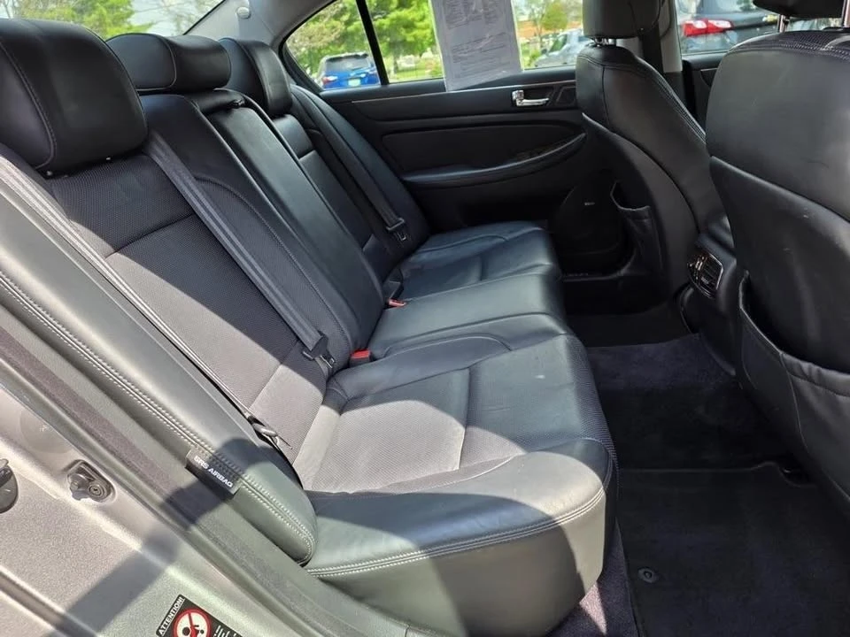2011 Hyundai Genesis - Image 13 of 20