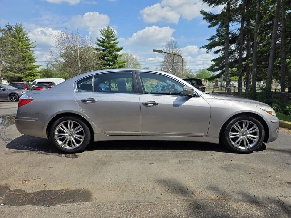 2011 Hyundai Genesis - Image 2 of 20