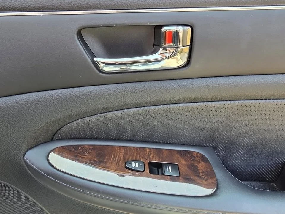 2011 Hyundai Genesis - Image 19 of 20
