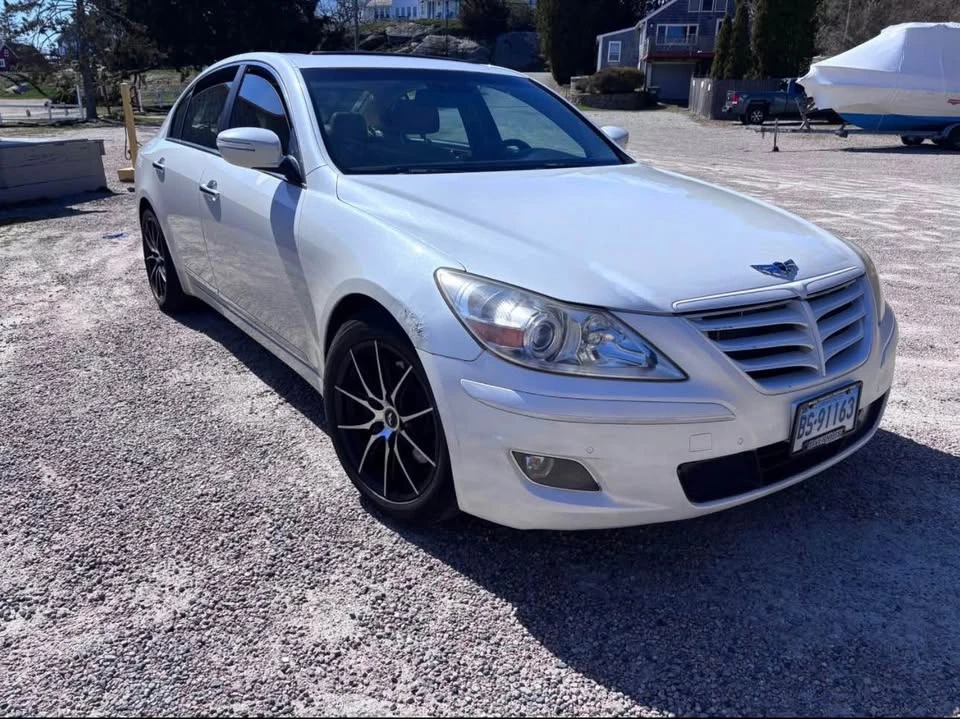 2011 Hyundai Genesis - Image 2 of 16