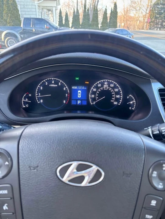 2011 Hyundai Genesis - Image 16 of 16