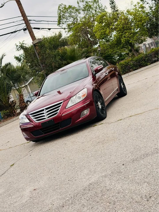 2011 Hyundai Genesis - Image 7 of 20