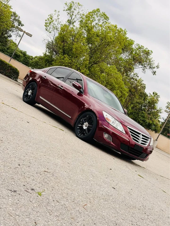 2011 Hyundai Genesis - Image 9 of 20