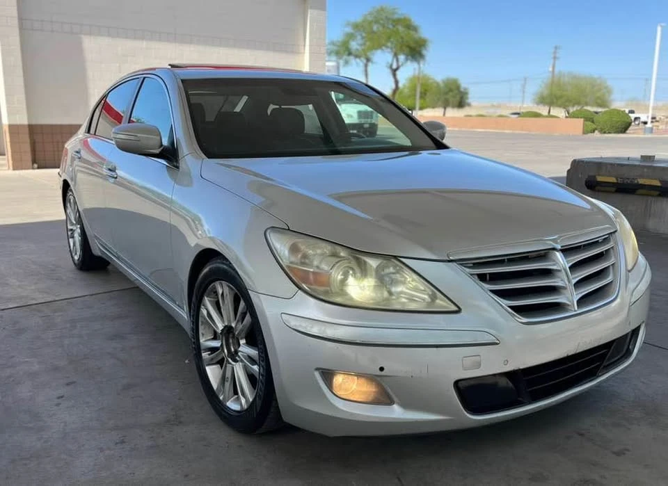 2011 Hyundai Genesis - Image 12 of 18