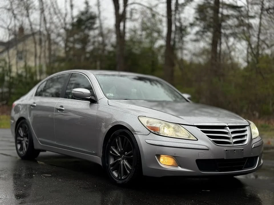 2011 Hyundai Genesis - Image 3 of 20