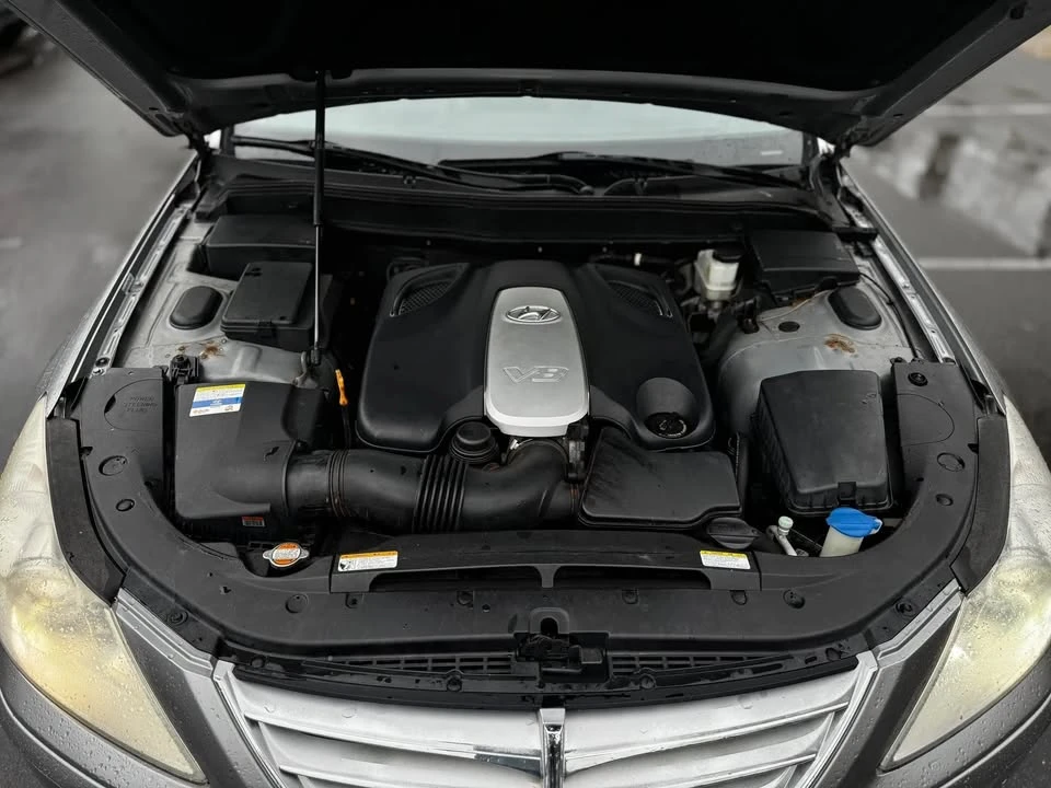 2011 Hyundai Genesis - Image 8 of 20