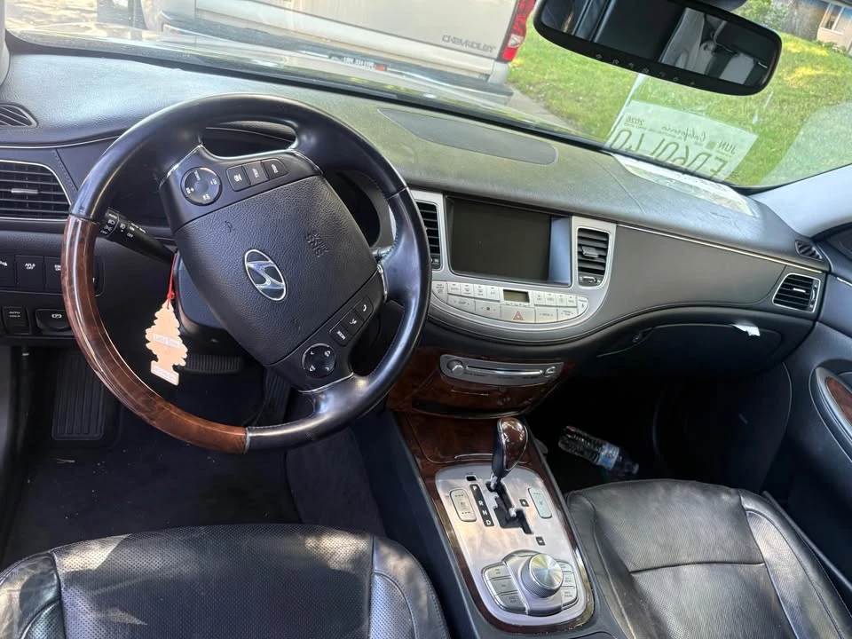 2011 Hyundai Genesis - Image 8 of 9