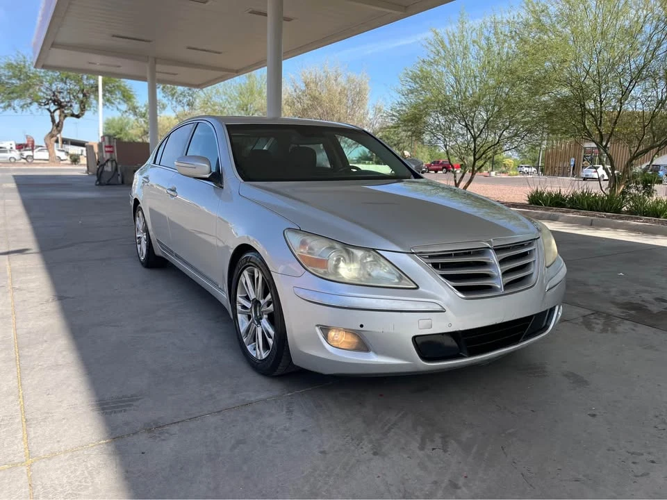 2011 Hyundai Genesis - Image 6 of 16