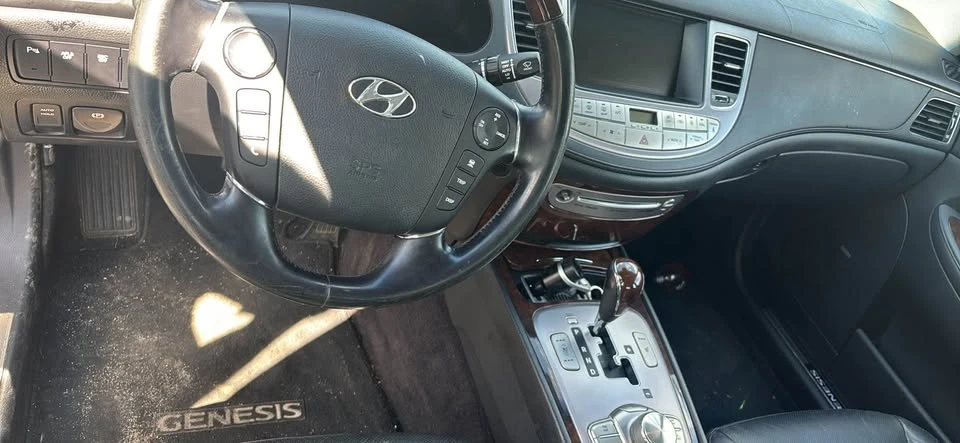 2011 Hyundai Genesis - Image 10 of 10