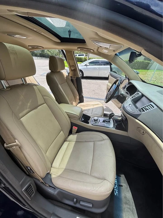2011 Hyundai Genesis - Image 13 of 20