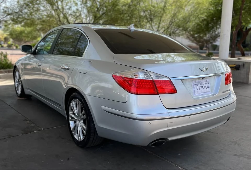 2011 Hyundai Genesis - Image 2 of 18