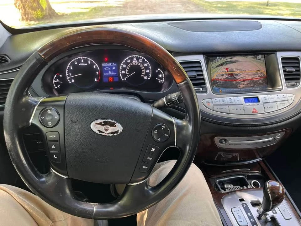 2011 Hyundai Genesis - Image 11 of 17