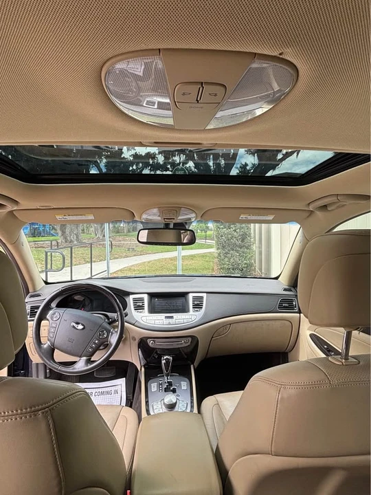 2011 Hyundai Genesis - Image 11 of 20