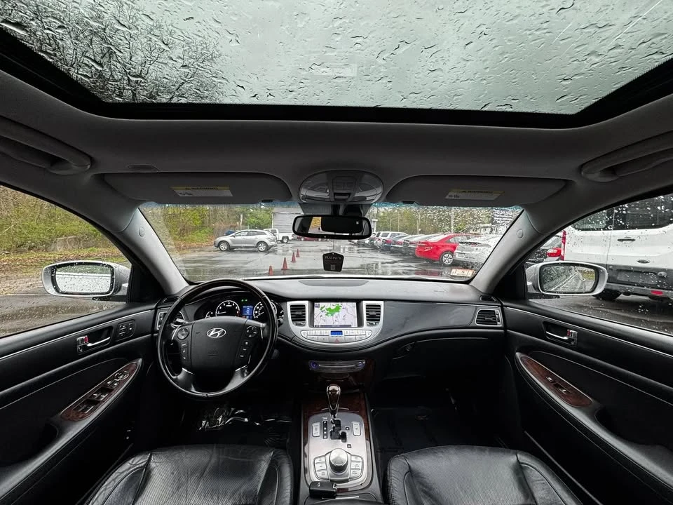 2011 Hyundai Genesis - Image 13 of 20