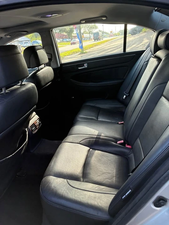 2011 Hyundai Genesis - Image 5 of 5