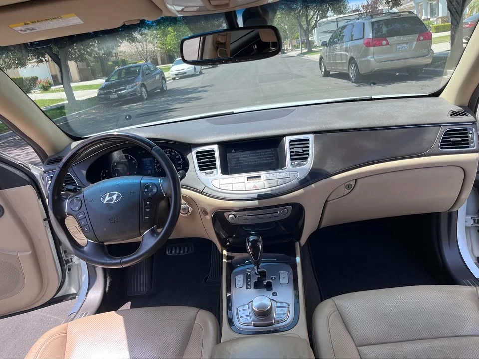 2011 Hyundai Genesis - Image 8 of 9