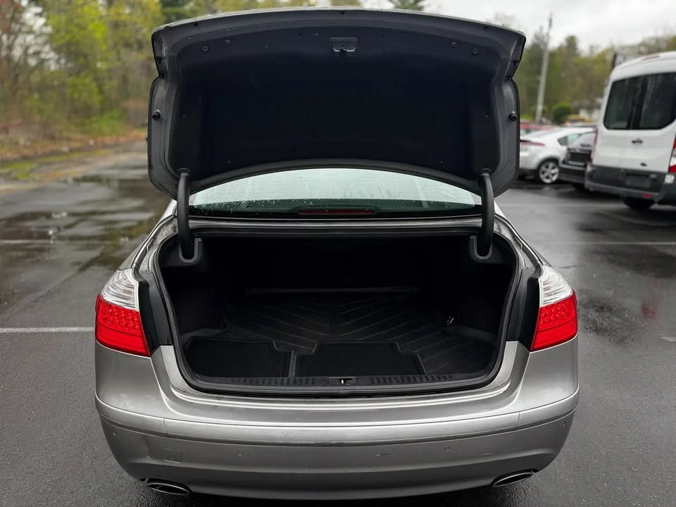 2011 Hyundai Genesis - Image 9 of 20