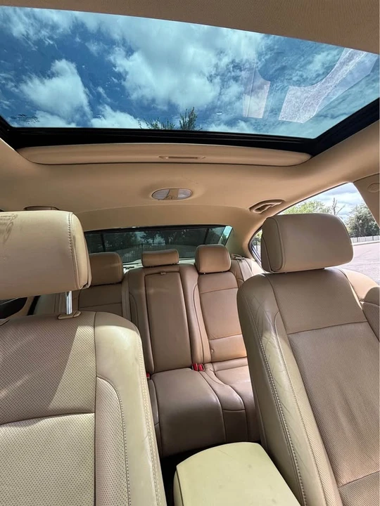2011 Hyundai Genesis - Image 12 of 20