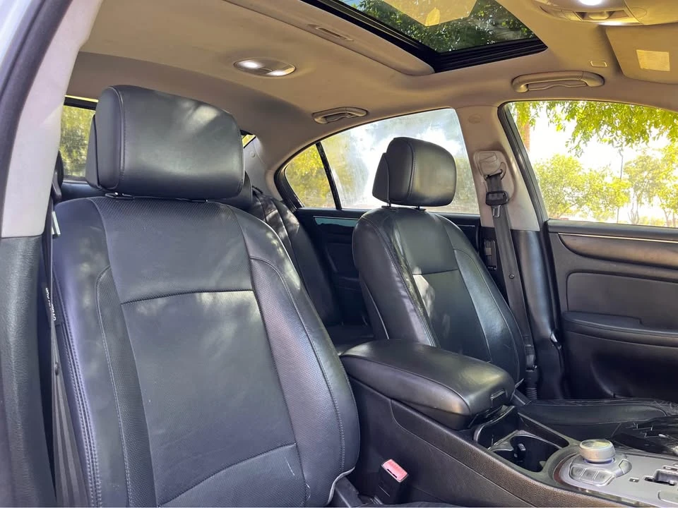 2011 Hyundai Genesis - Image 13 of 17