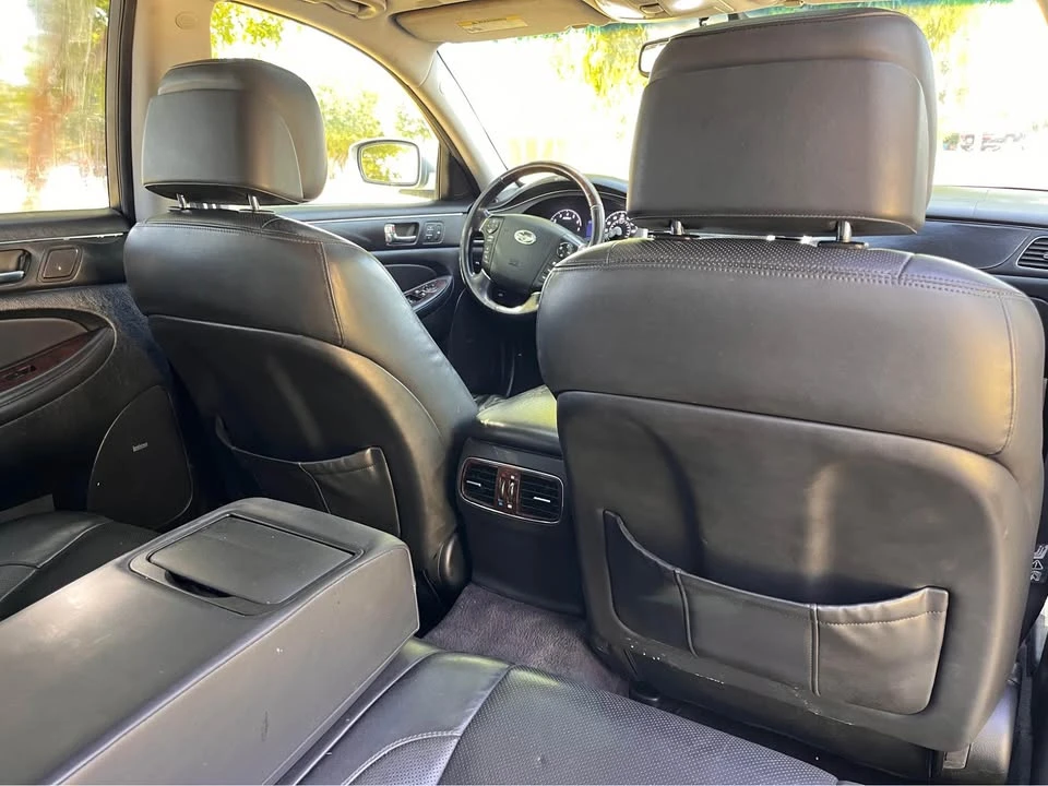 2011 Hyundai Genesis - Image 7 of 17