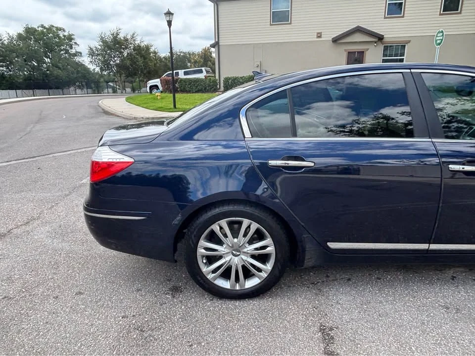 2011 Hyundai Genesis - Image 19 of 20
